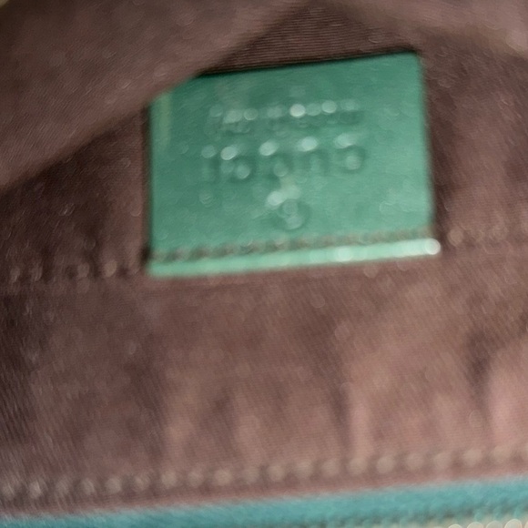 Like-new GUCCI wristlet - Picture 4 of 6